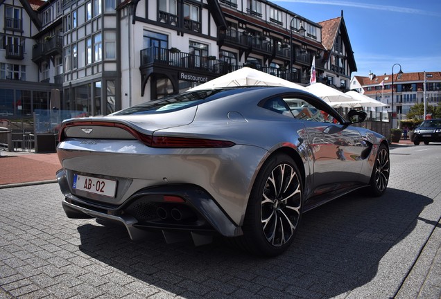 Aston Martin V8 Vantage 2018