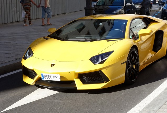 Lamborghini Aventador LP700-4