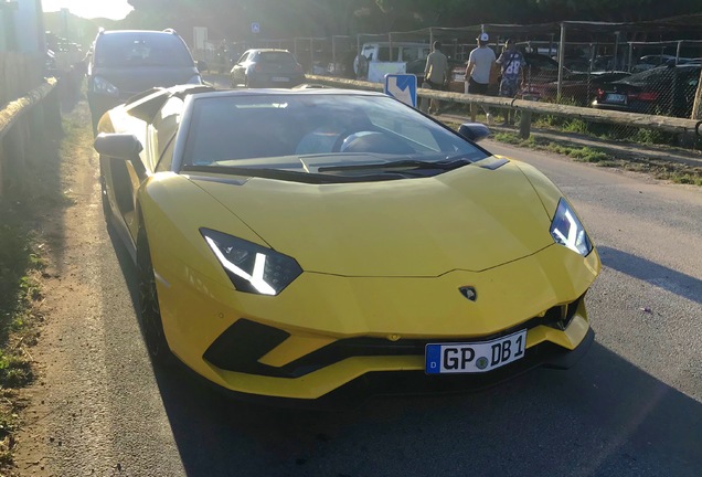 Lamborghini Aventador S LP740-4 Roadster