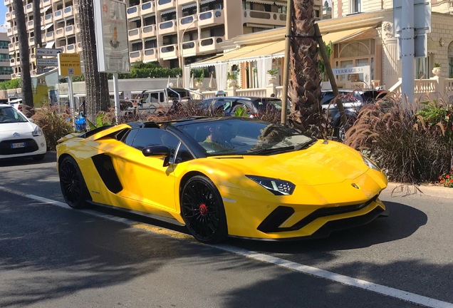 Lamborghini Aventador S LP740-4 Roadster