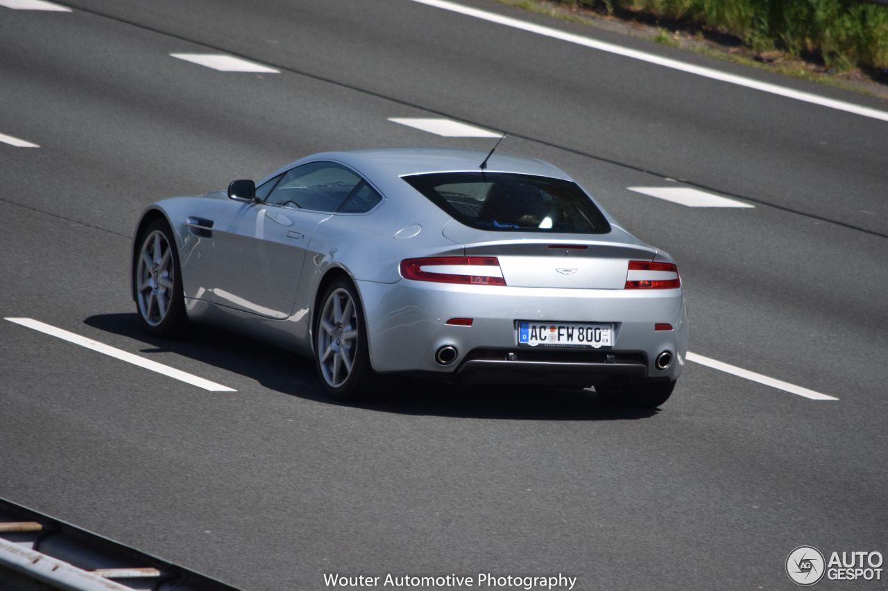 Aston Martin V8 Vantage