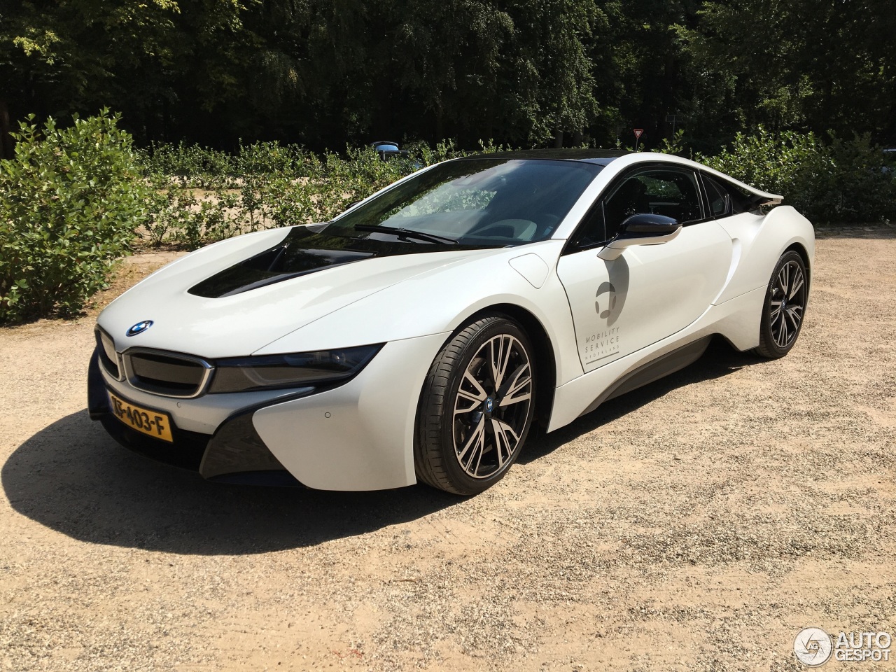 BMW i8