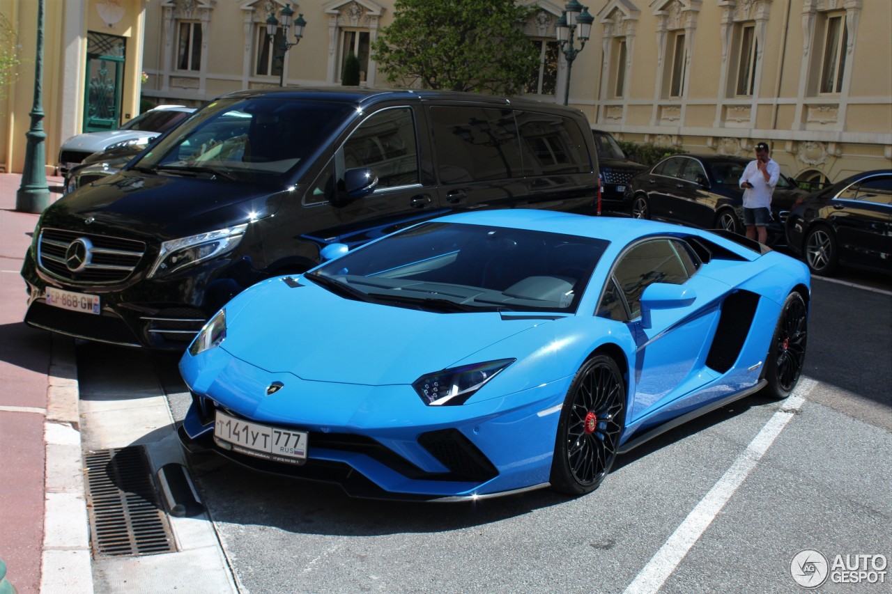 Lamborghini Aventador S LP740-4