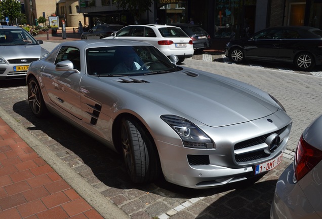 Mercedes-Benz SLS AMG