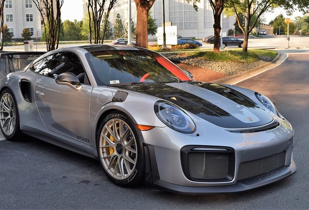 Porsche 991 GT2 RS Weissach Package