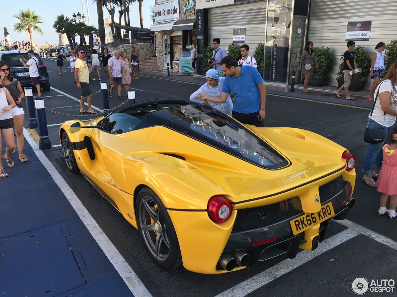 Ferrari LaFerrari Aperta