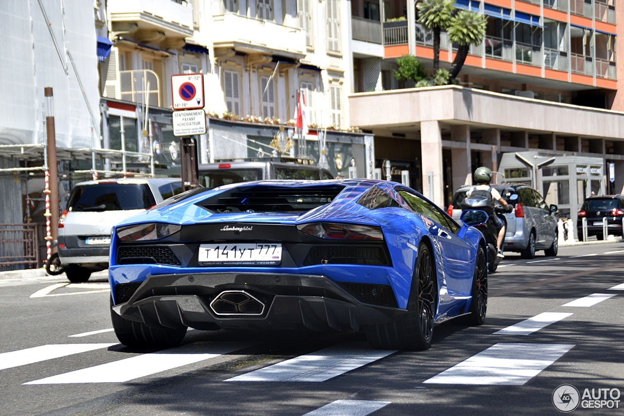 Lamborghini Aventador S LP740-4