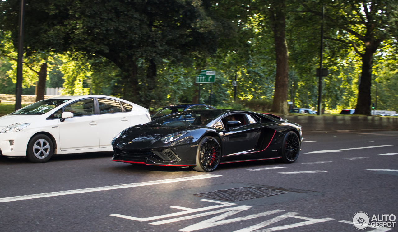 Lamborghini Aventador S LP740-4