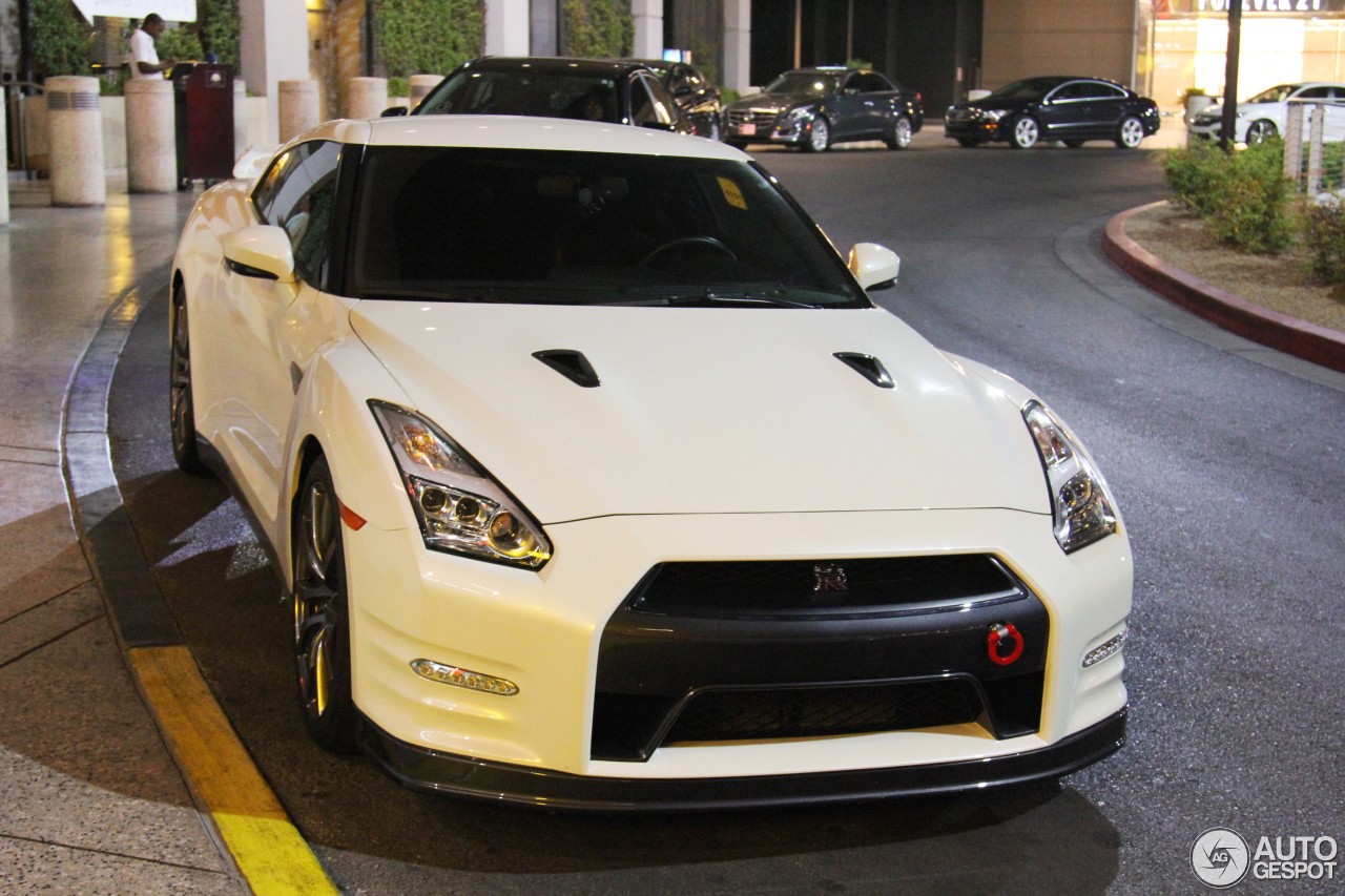 Nissan GT-R 2014