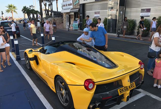 Ferrari LaFerrari Aperta