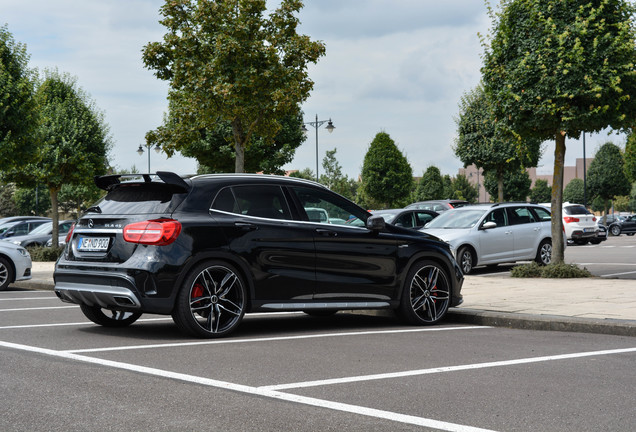 Mercedes-AMG GLA 45 X156