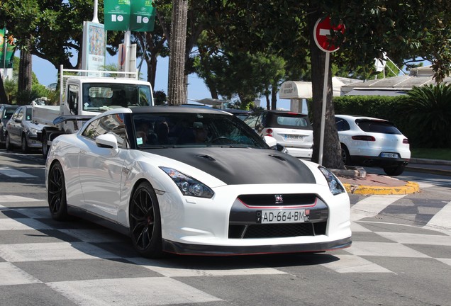 Nissan GT-R