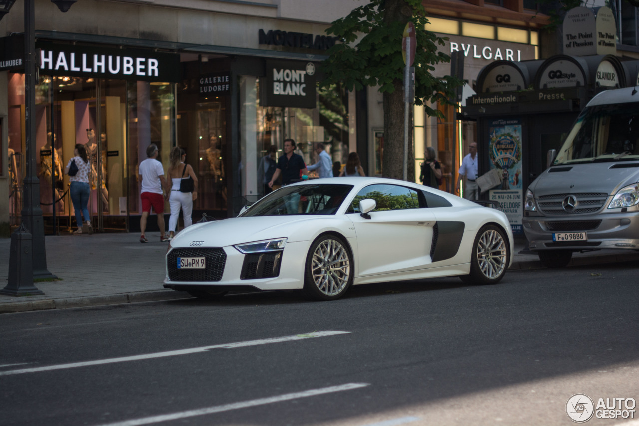 Audi R8 V10 Plus 2015