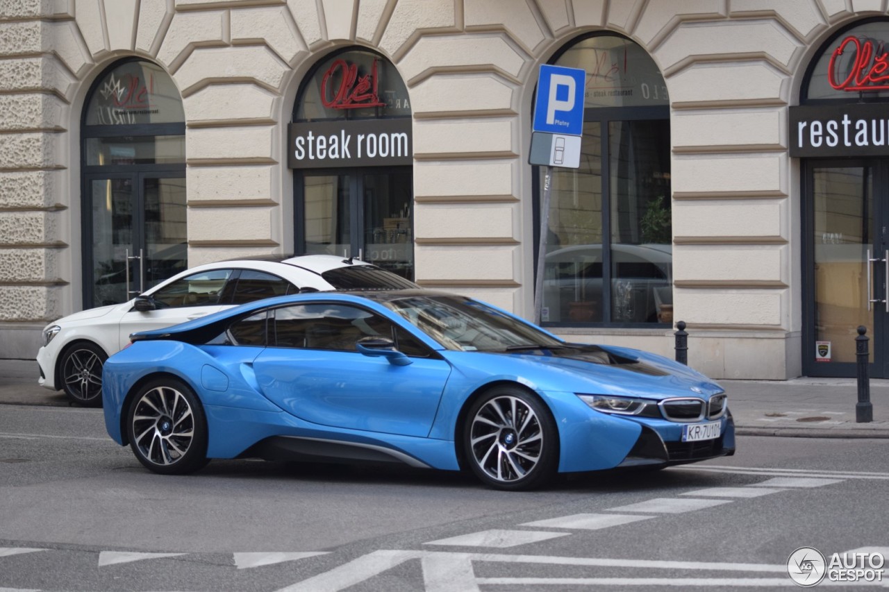 BMW i8