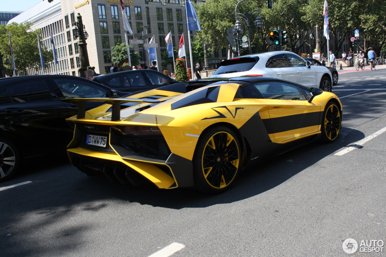 Lamborghini Aventador LP750-4 SuperVeloce Roadster