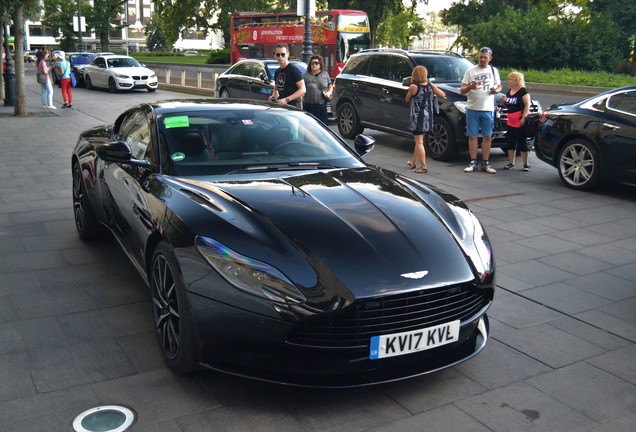 Aston Martin DB11 V8