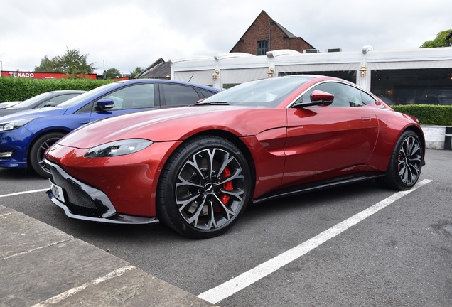 Aston Martin V8 Vantage 2018