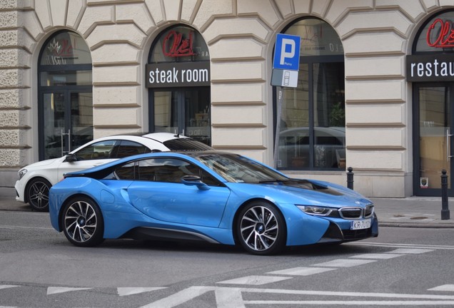 BMW i8