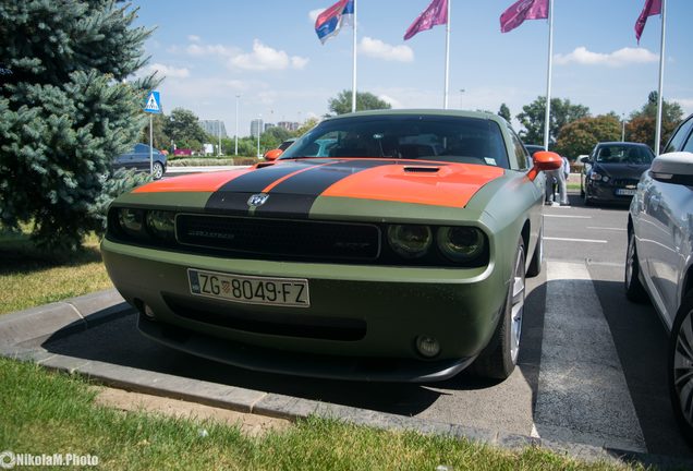 Dodge Challenger SRT-8