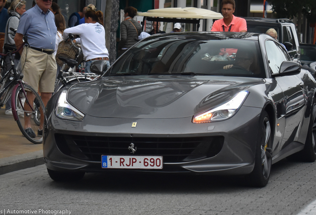 Ferrari GTC4Lusso