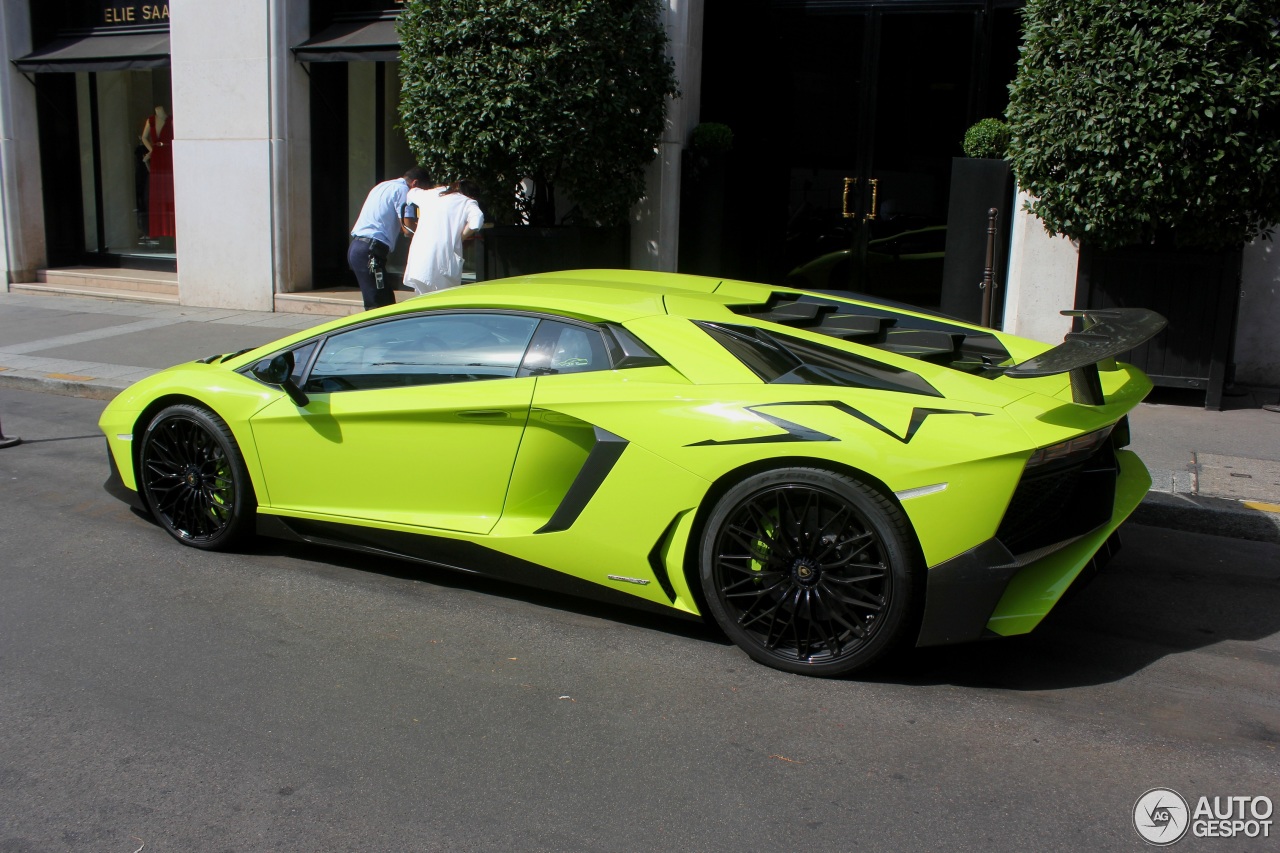 Lamborghini Aventador LP750-4 SuperVeloce