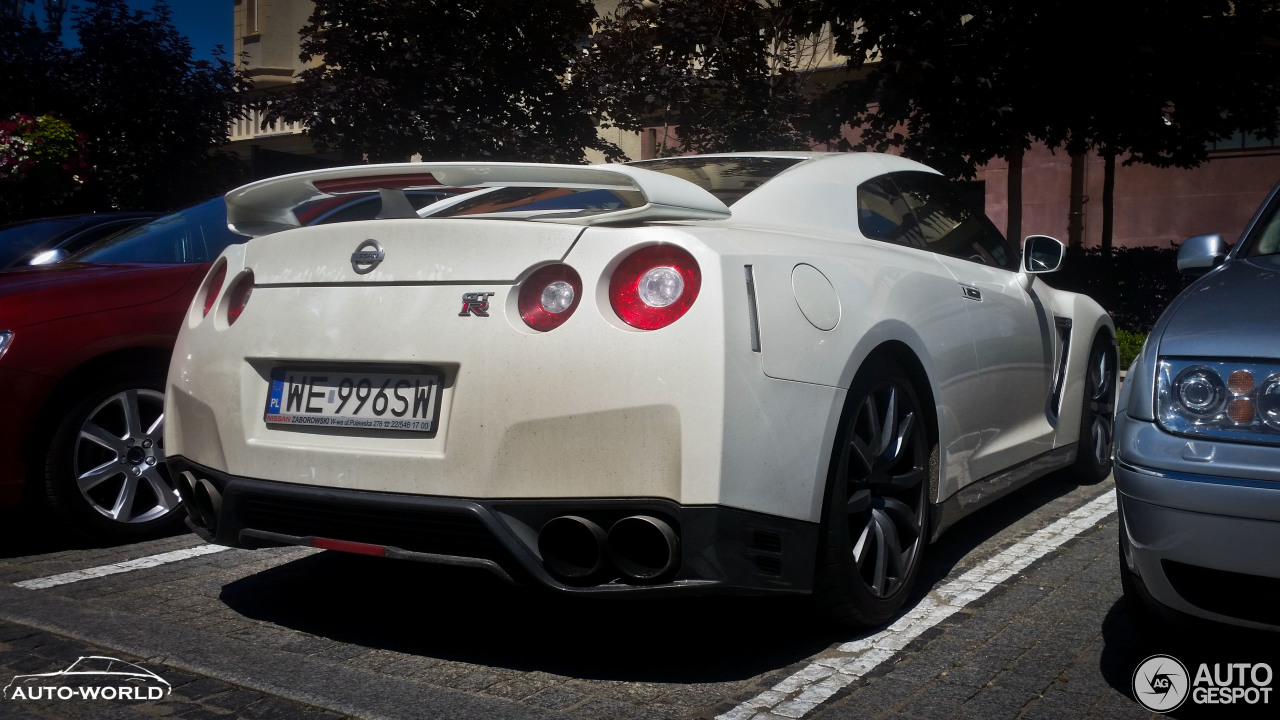 Nissan GT-R 2012