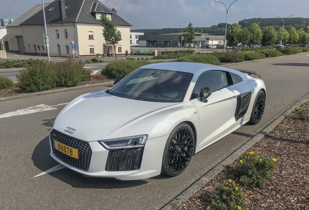 Audi R8 V10 Plus 2015