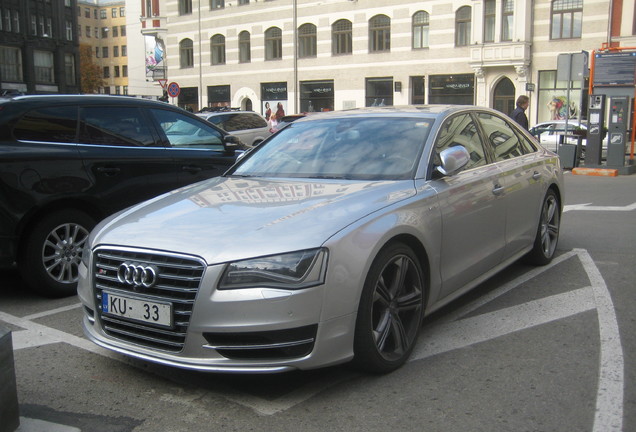 Audi S8 D4