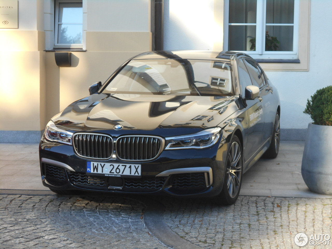 BMW M760Li xDrive