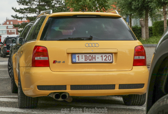 Audi RS4 Avant B5