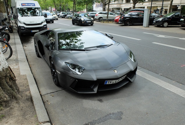 Lamborghini Aventador LP700-4