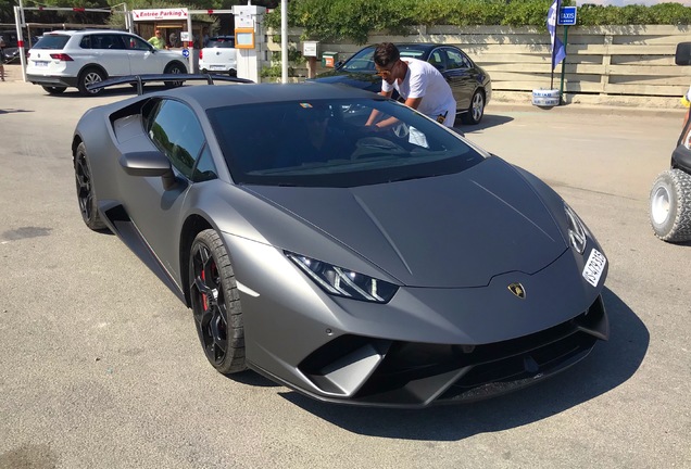 Lamborghini Huracán LP640-4 Performante