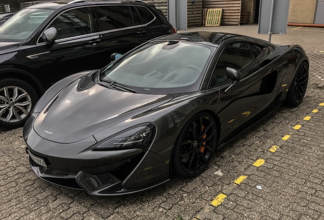 McLaren 570GT