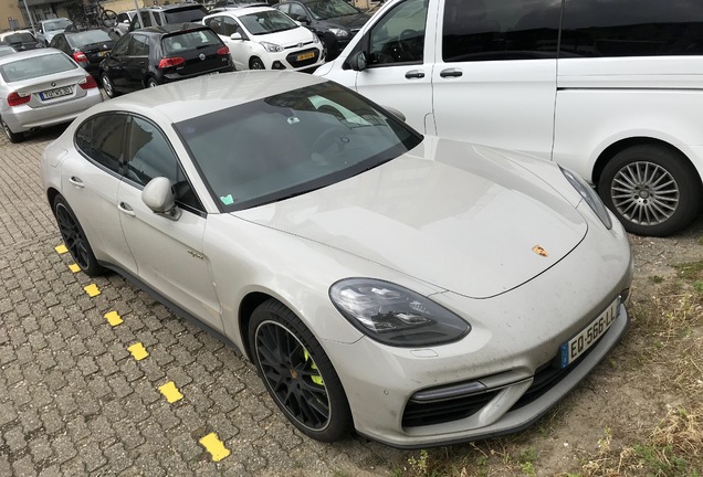 Porsche 971 Panamera Turbo S E-Hybrid