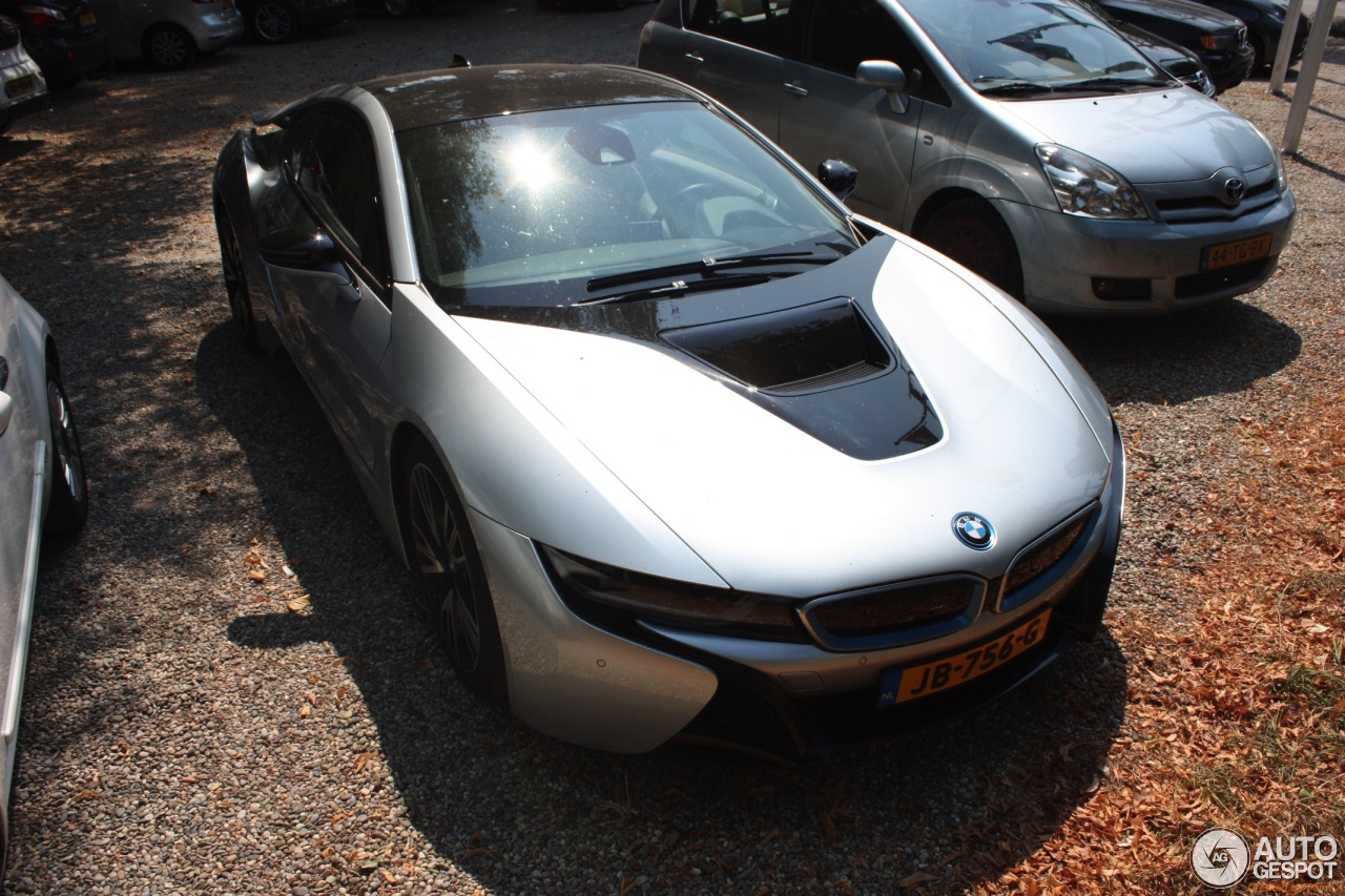 BMW i8