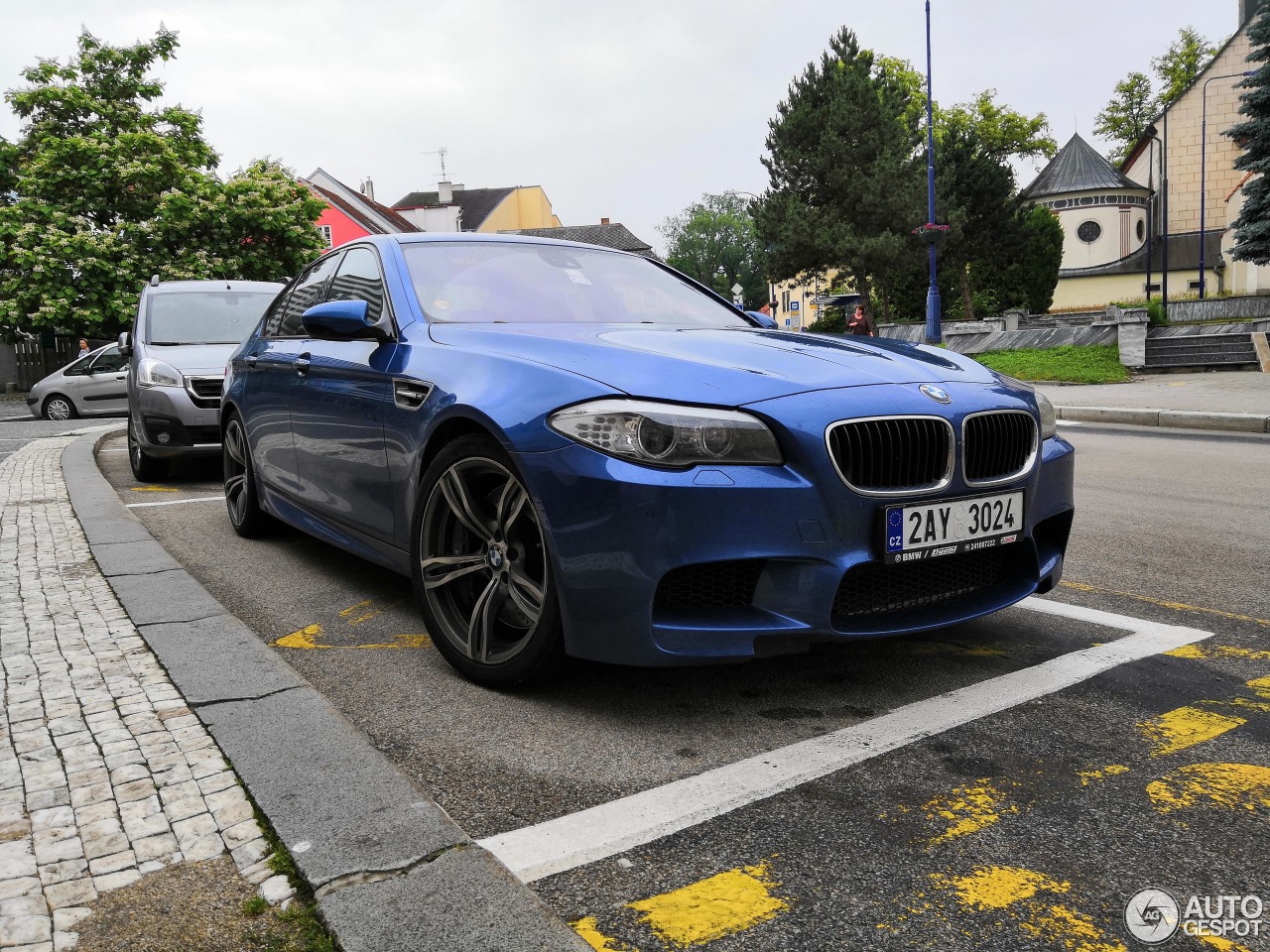 BMW M5 F10 2011