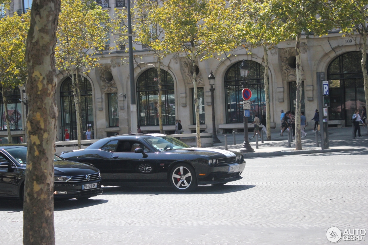 Dodge Challenger SRT-8 392