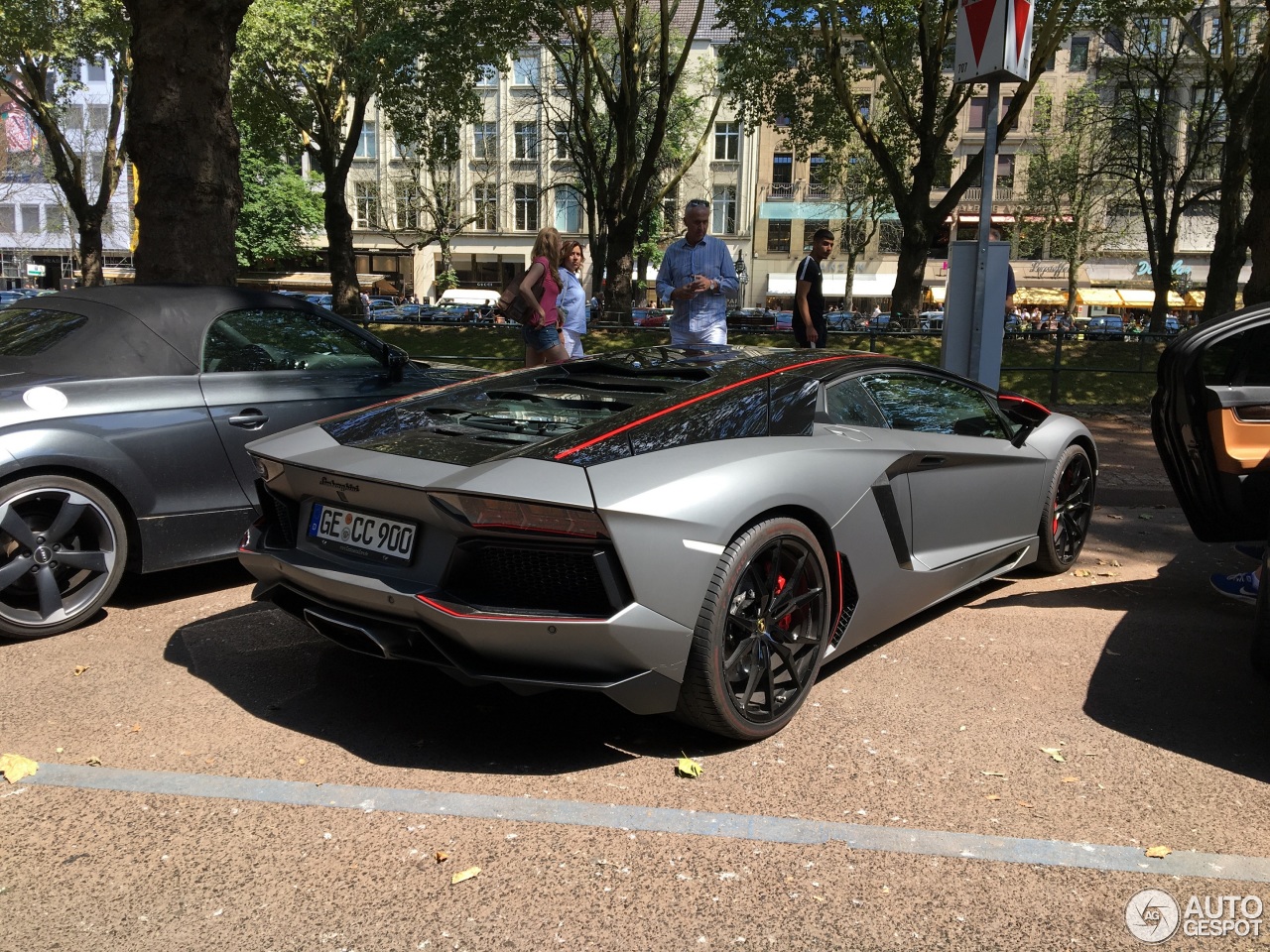 Lamborghini Aventador LP700-4 Pirelli Edition