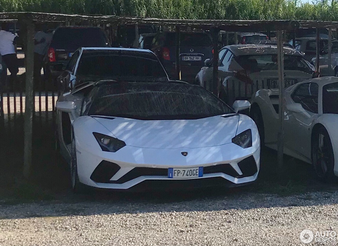 Lamborghini Aventador S LP740-4 Roadster