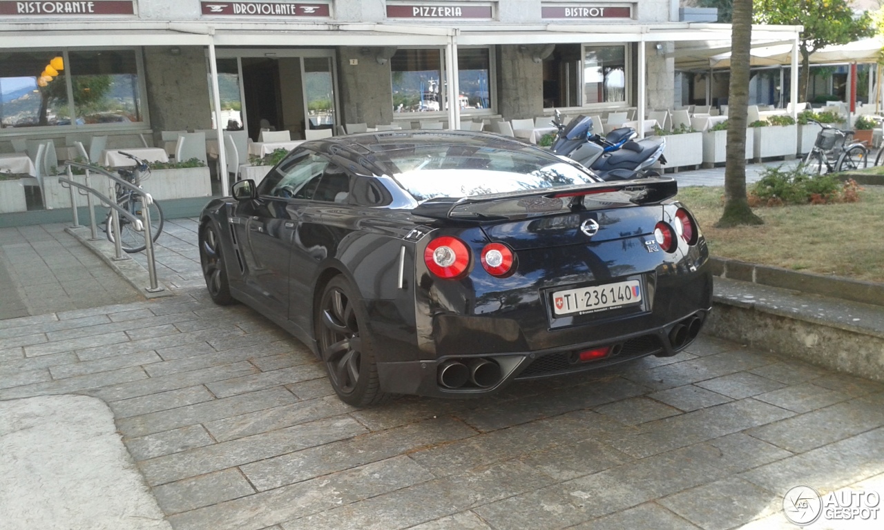 Nissan GT-R