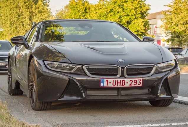 BMW i8 Roadster