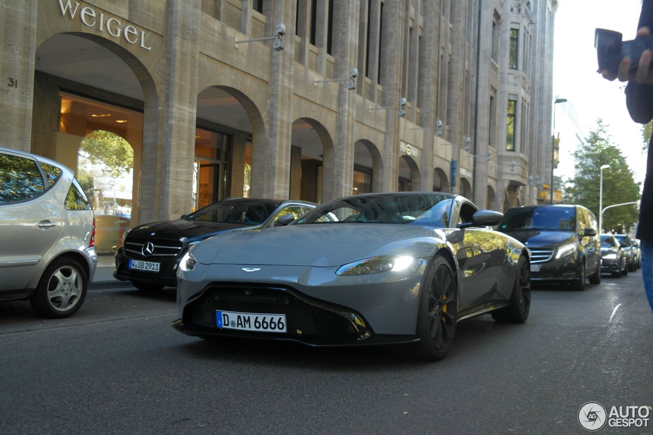 Aston Martin V8 Vantage 2018