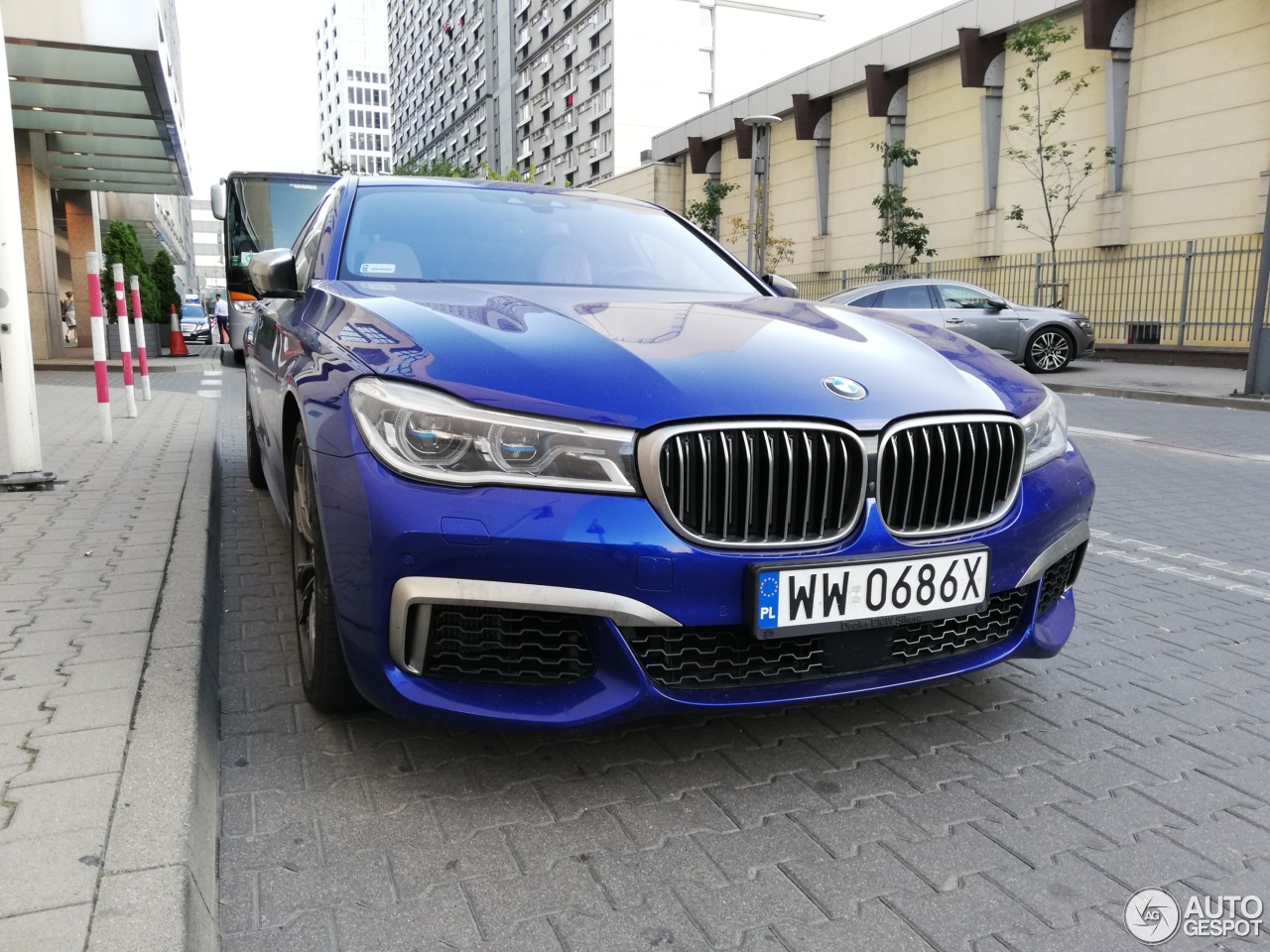 BMW M760Li xDrive