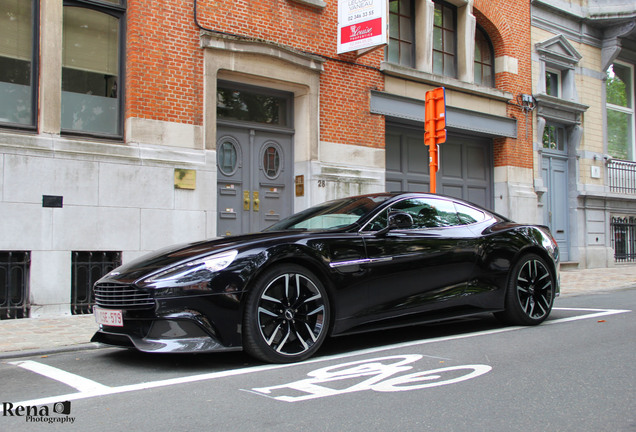 Aston Martin Vanquish 2013