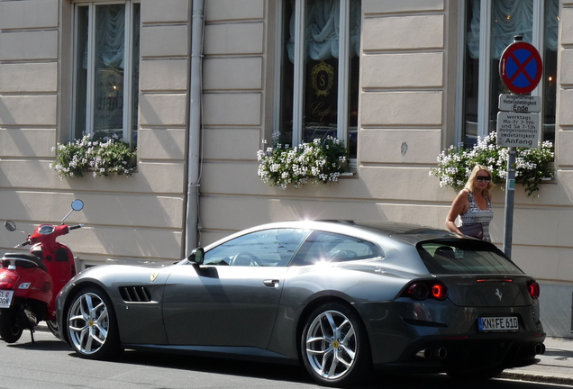 Ferrari GTC4Lusso T