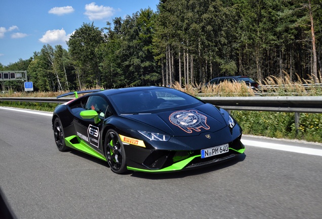 Lamborghini Huracán LP640-4 Performante