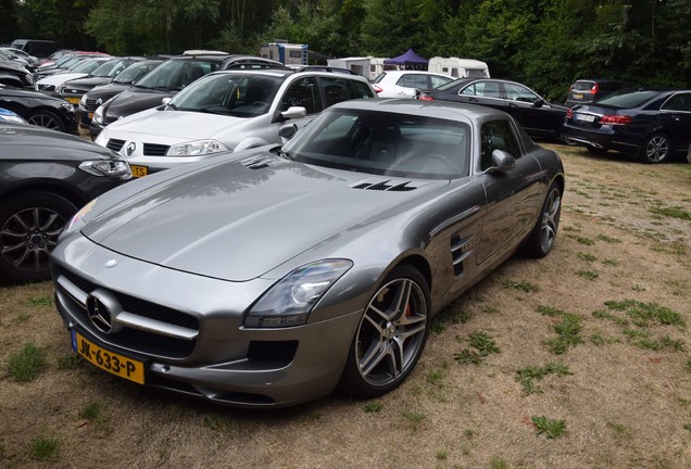 Mercedes-Benz SLS AMG