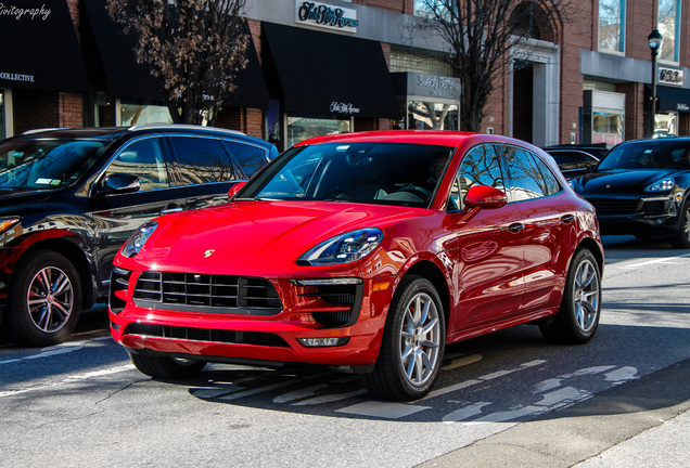 Porsche 95B Macan GTS