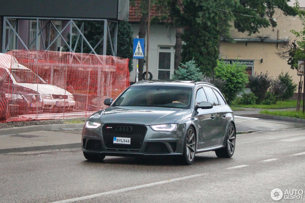 Audi RS4 Avant B8