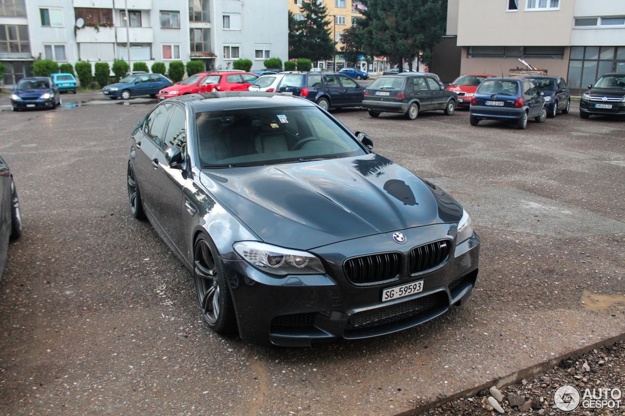 BMW M5 F10 2011